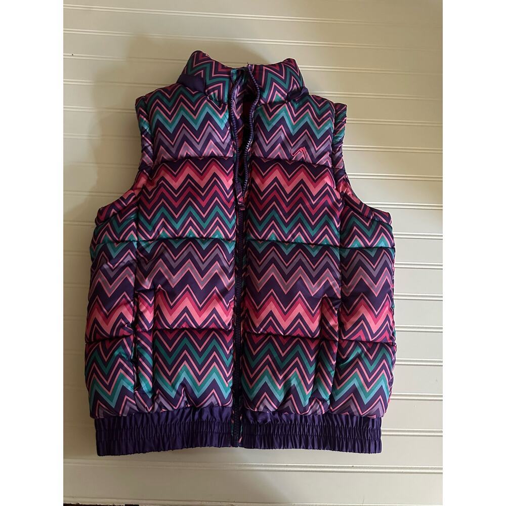 Vertical 9 chervon puffer vest